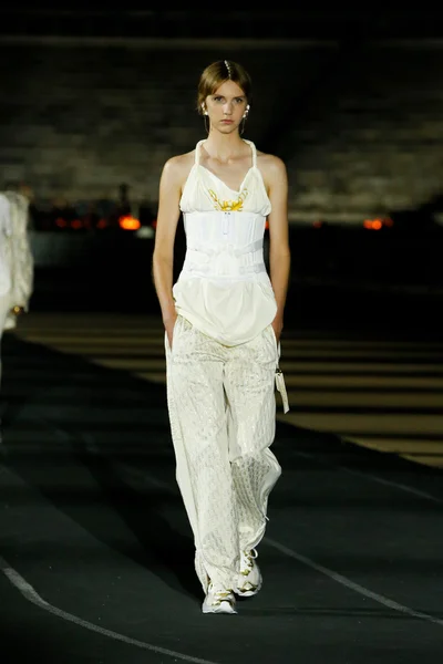 Look 69